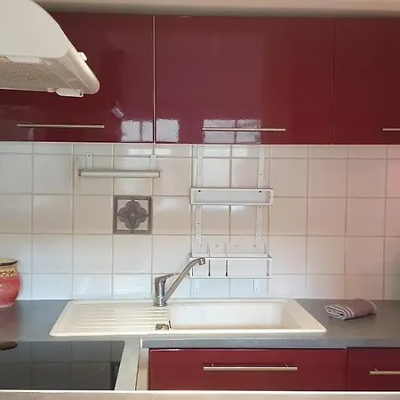 Un Petit Coin De France : A Cote De La Cite Medievale Apartment *